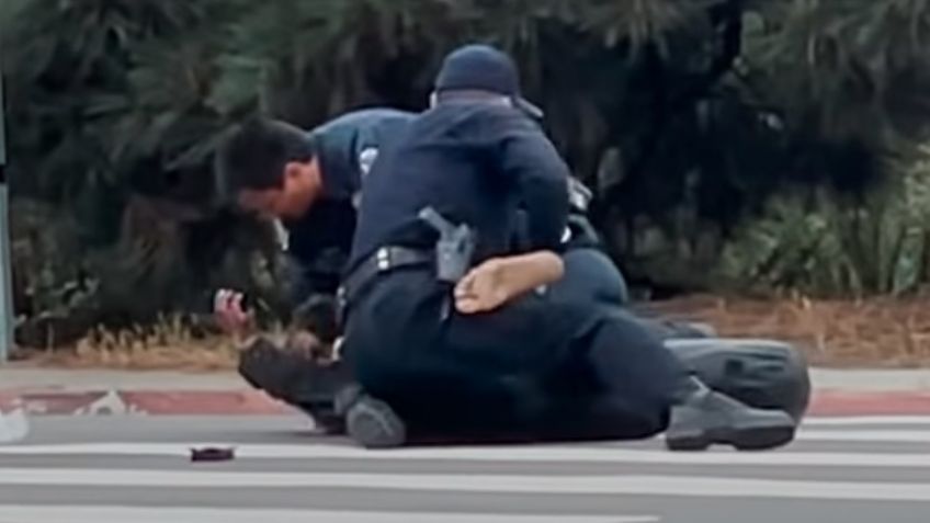 VIDEO: Investigan a dos policías por golpear a un vagabundo afroamericano en un arresto