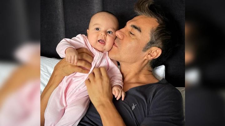 FOTO: Hija de Adrián Uribe atrapa las miradas al posar de esta espectacular forma