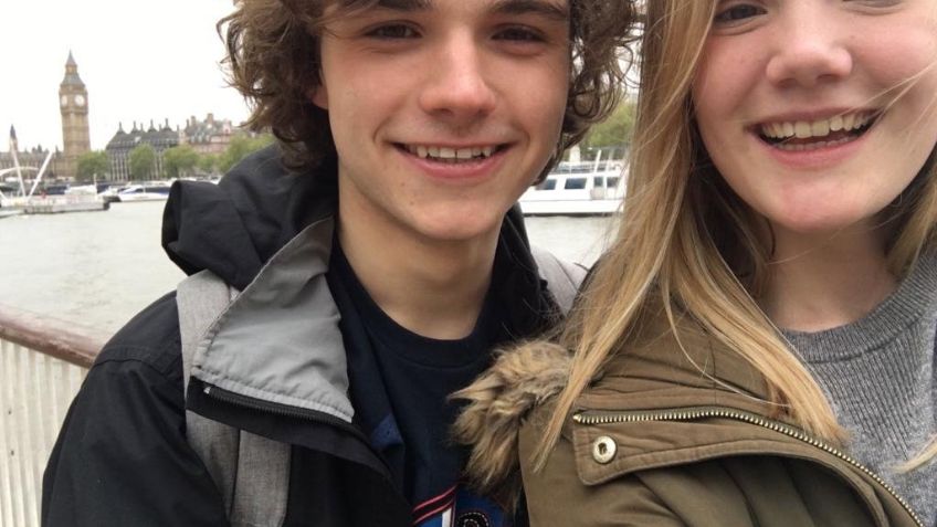 Adolescente muere a causa de una severa reacción alérgica por una hamburguesa de pollo