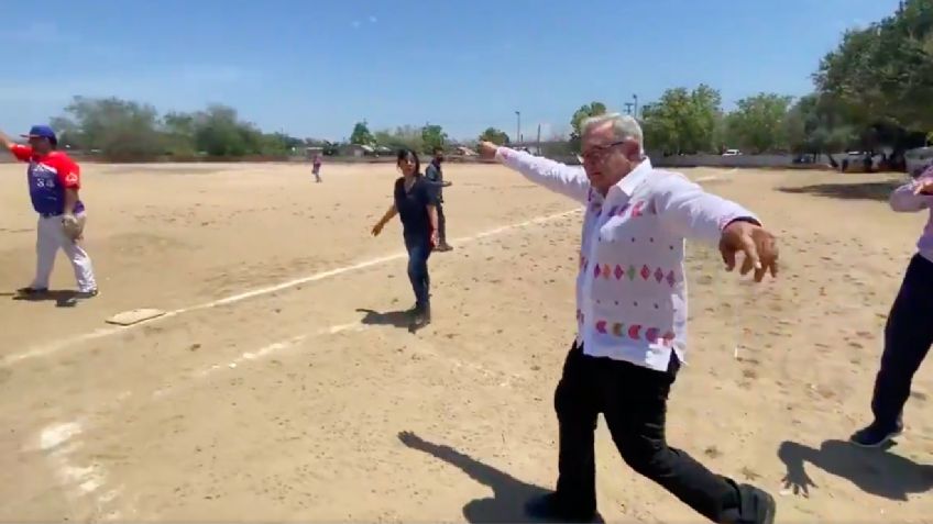 "¡A macanear!": AMLO presume triunfo en un juego de beisbol y culmina con FOTO sin sana distancia