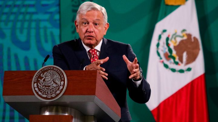 Determinan que AMLO sí hizo propaganda política en informe de gobierno; le piden "autocontrol"