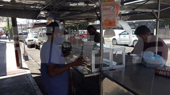 "Las dolencias con tacos son menos": La taquería al exterior del IMSS 37 se ha vuelto una tradición