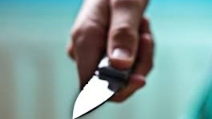 Menor muere acuchillado en Hermosillo; su cuerpo quedó tendidos sobre la banqueta