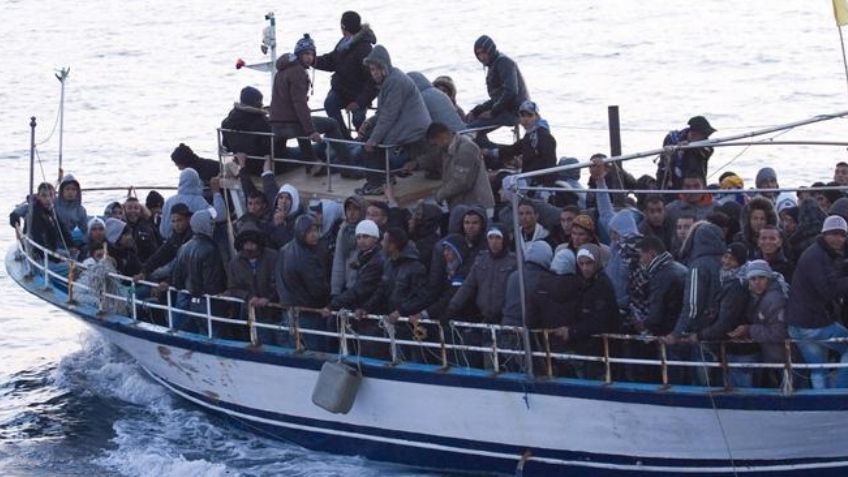 Se hunde barco en las costas de Sfax; mueren ahogados 50 migrantes y rescatan a 33