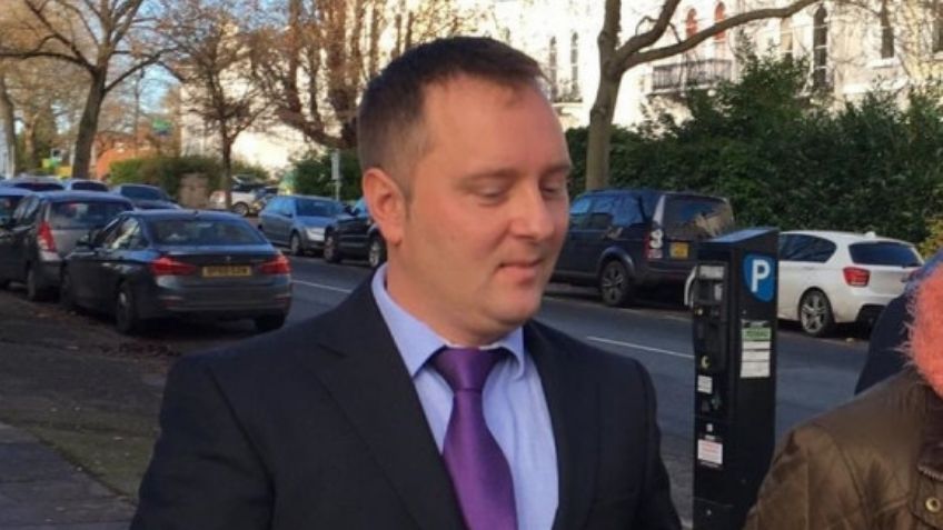 "Limpian cargos" contra un policía acusado de tener relaciones con una mujer ebria