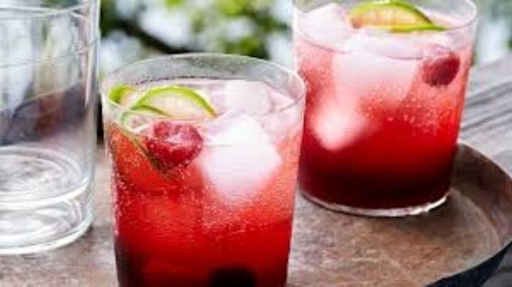 Si la vida te da limones haz esta sabrosa limonada de cereza para el calor