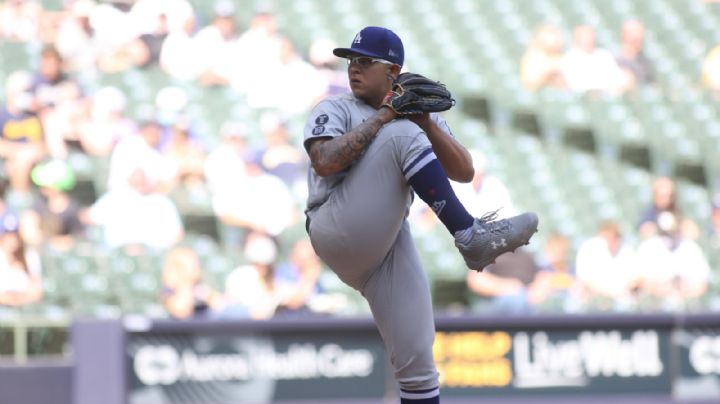 Julio Urías brilla y suma su cuarta victoria con los Dodgers ante los  Cerveceros de Milwaukee