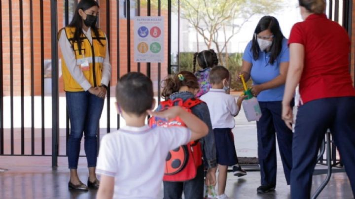 Destaca Salud beneficios de regreso a clases presenciales; padres se oponen