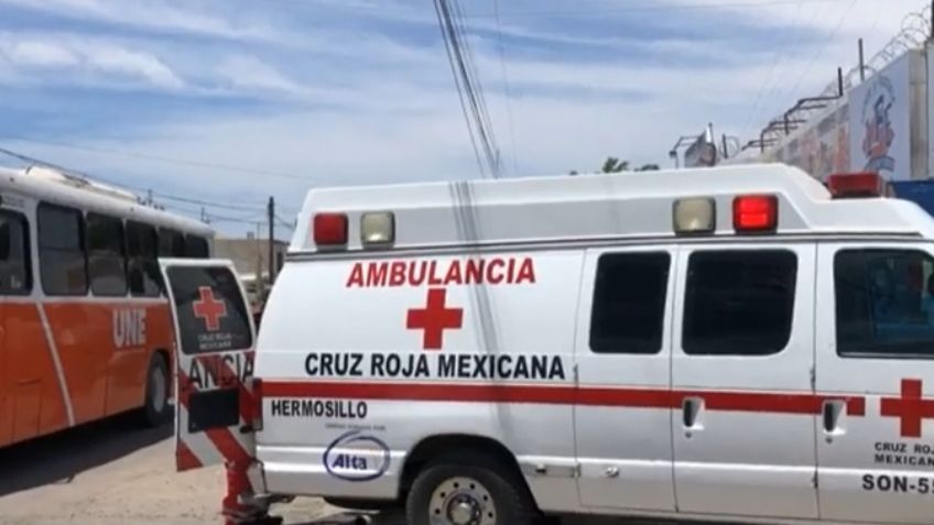A plena luz del día atacan a balazos a joven en Hermosillo; lo trasladan a un hospital