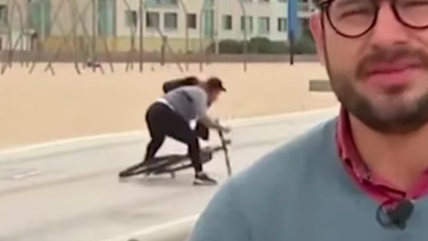 ¡Caída en vivo! Ciclista se toma 'selfie' y cae en el intento; queda en VIDEO para TV abierta