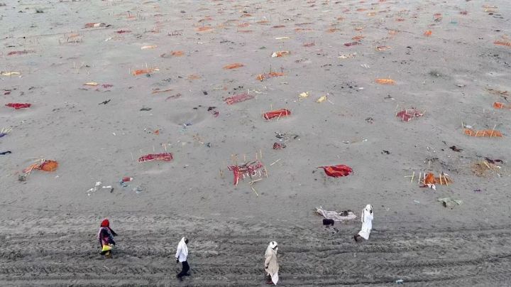 FUERTES IMÁGENES: ¡Macabro! Hallan cientos de pacientes de Covid-19 enterrados cerca del río