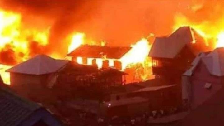 IMÁGENES: Activan plan de evacuación en una ciudad del Congo tras erupción de volcán Nyamulagira