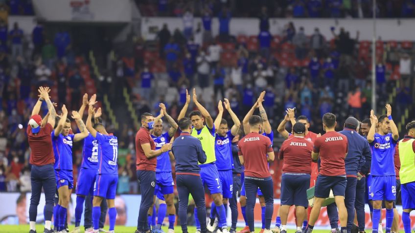 Cruz Azul domina al Pachuca y mantiene vivo su sueño de ganar la Liga MX