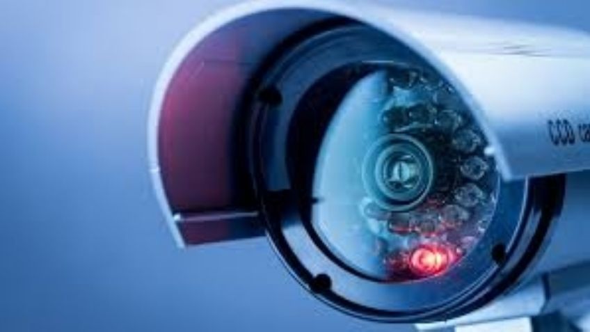 Desconfianza al límite: Descubre que su marido la vigilaba con cámara; creía que era infiel