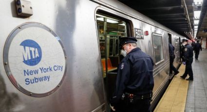 Continúan los ataques de odio: Hombre empuja a asiático a las vías del metro en New York