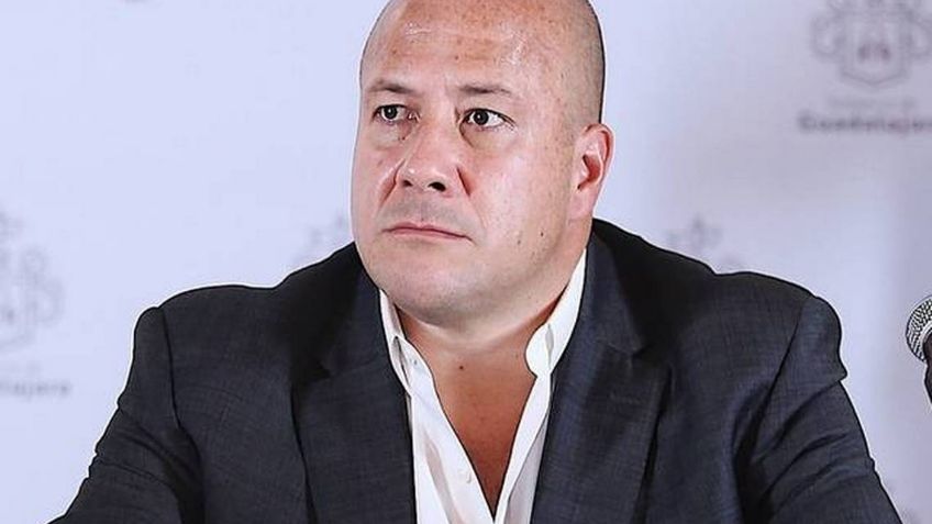 Dejan mantas con amenazas para Enrique Alfaro en varios puntos de Guadalajara