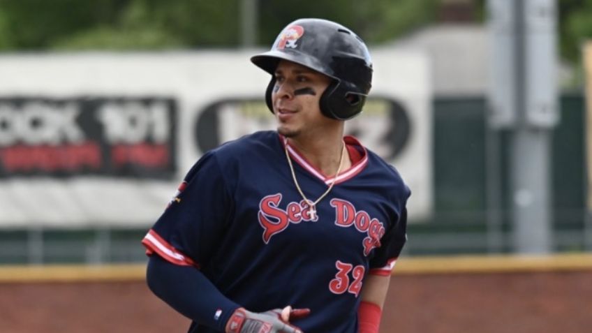 Joey Meneses brilla con los Medias Rojas en Ligas Menores