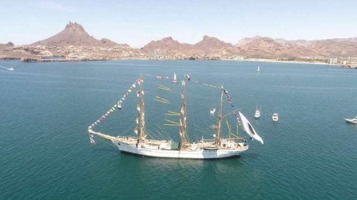 Arribo del Buque Escuela Velero ARM ‘Cuauhtémoc’ causa expectación en Guaymas