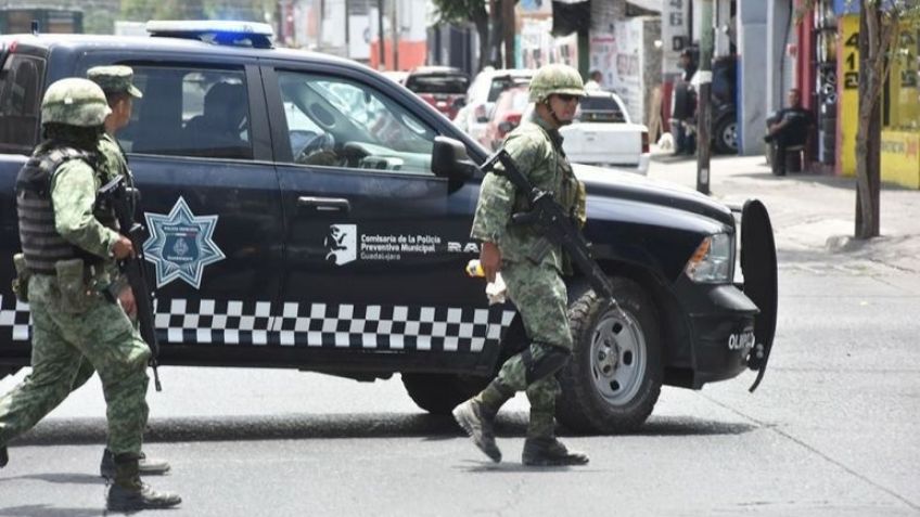 Atroz asesinato: Mujer es 'levantada', minutos más tarde la hallan amarrada y tirada; estaba muerta