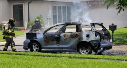 Sujetos armados disparan contra dos empleados de un IHOP, escapan e incendian su auto