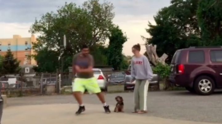 ¿Con papá o mamá? Reacción de este 'perrito' convierte su VIDEO en viral