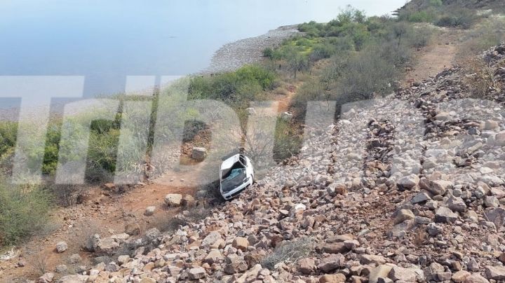 En Empalme, conductor termina herido tras sufrir aparatosa volcadura