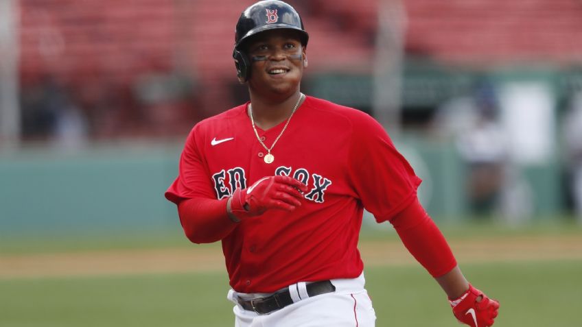 ¡De Grandes… Ligas! Rafael Devers se ‘codea’ con Ted Williams en Medias Rojas