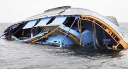 Tragedia en Nigeria: Suman 5 muertos tras naufragio; el barco era de madera y muy débil