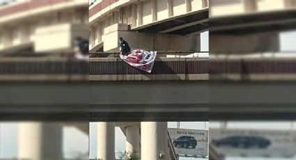 Policía retira manta con mensaje de amenaza de un puente de Hermosillo; en redes reportan más lonas