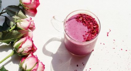 ¿Desayuno de flores? Comienza tu mañana con el delicioso sabor del 'smothie' de rosas
