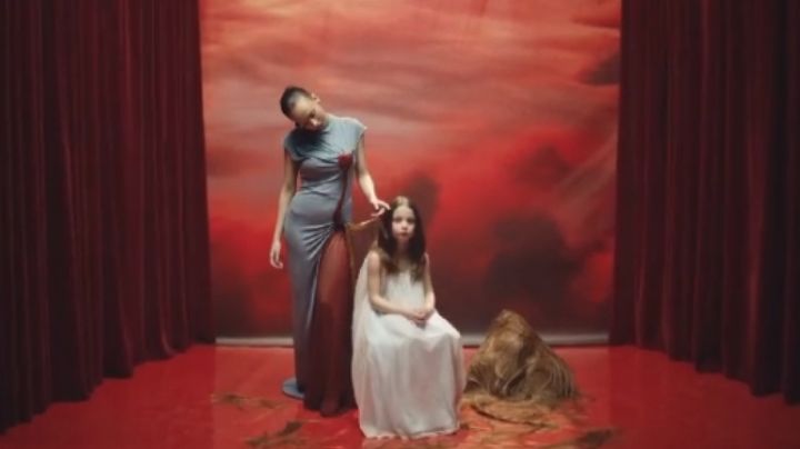 ¡Regresa a actuar! Ester Expósito lanza tenebroso VIDEO escarlata y emociona a sus fans