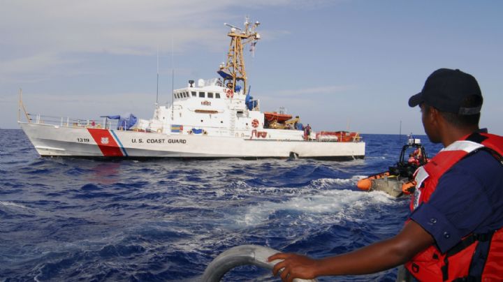 Guardia Costera de EU reporta volcadura de embarcación; hay 2 muertos y 10 desaparecidos