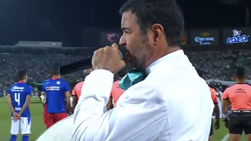 Pablo Montero se equivoca al entonar el Himno Nacional en la final y lo ‘tunden’ en redes sociales