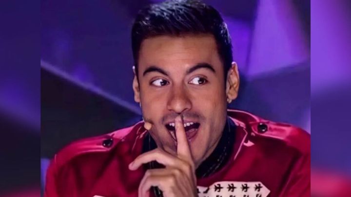 Carlos Rivera estrena colaboración con Reik y conquista los Billboard con espectacular atuendo