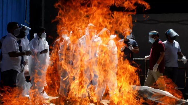 Furia total: Gente de la India ataca a los médicos; varios hospitales arden en llamas