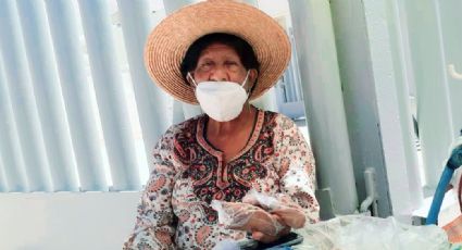 Doña Rosa, un ejemplo de lucha en Guaymas; vende empanadas para ganarse el sustento