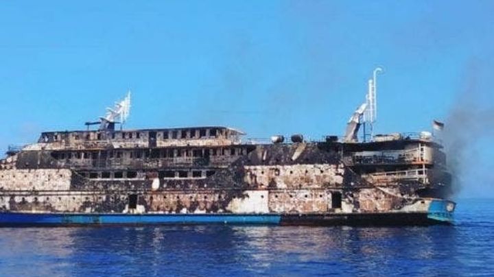 Tragedia en el mar: Ferry con 200 pasajeros se envuelve en llamas; habían 22 menores