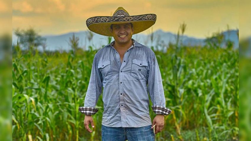 Tras proceso legal y ser corrido de comercios, reciben a Julión Álvarez en lugar público: VIDEO