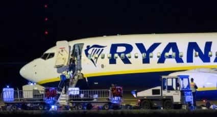 Pasajeros son alertados de una amenaza durante vuelo de Ryanair; pasaron 8 horas