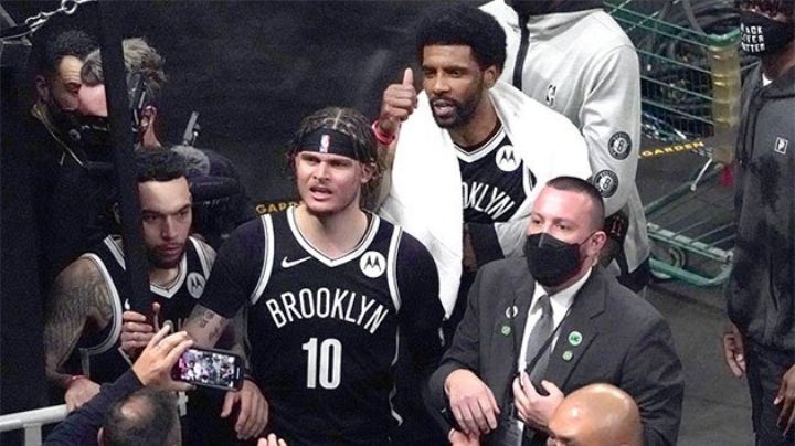 Arrestan y expulsan de por por vida a fan de los Boston Celtics por arrojar botella a Kyrie Irving