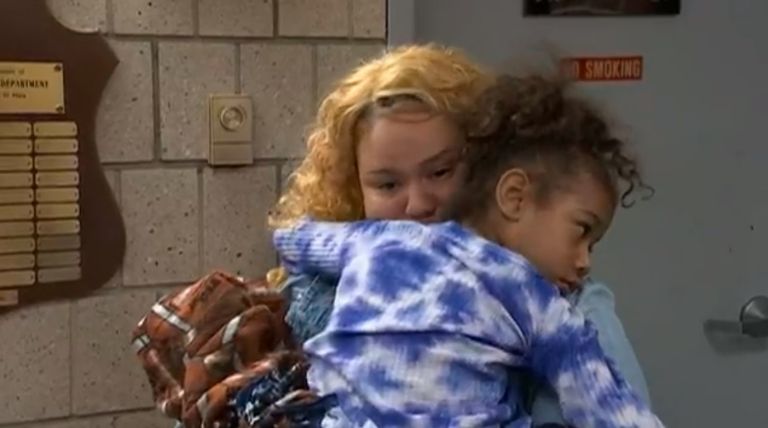 Dos ladrones le robaron el auto a Deserea Morris con su hija de 5 años adentro