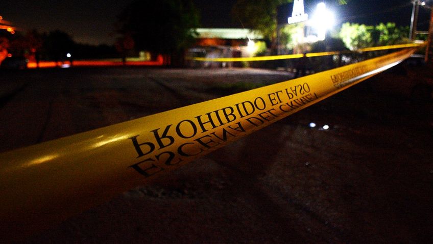 A balazos, fulminan a vendedor de carnitas al exterior de su negocio mientras trabajaba