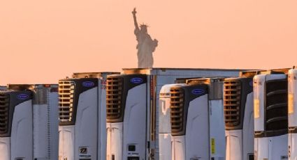 Nueva York apila 750 cadáveres por Covid-19 en camiones con frigorífico desde hace un año
