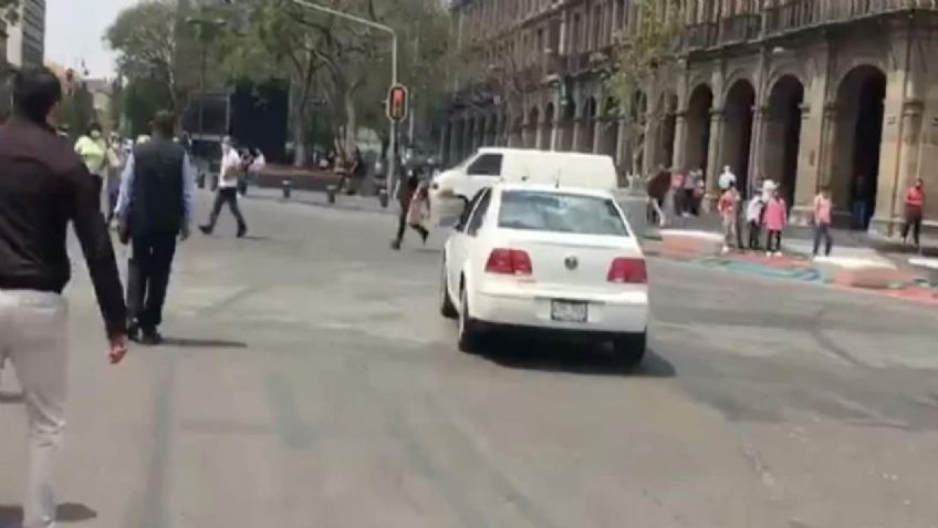 ¿Cuánto debe pagar AMLO por saltarse la luz roja en su Jetta blanco?