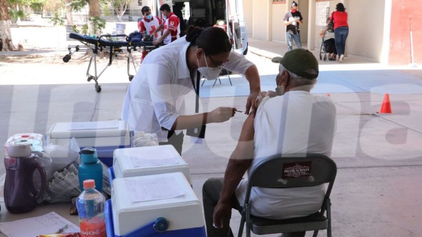 Covid-19 en Sonora: Tras regresar a semáforo verde, Sector Salud prepara vacunación de maestros