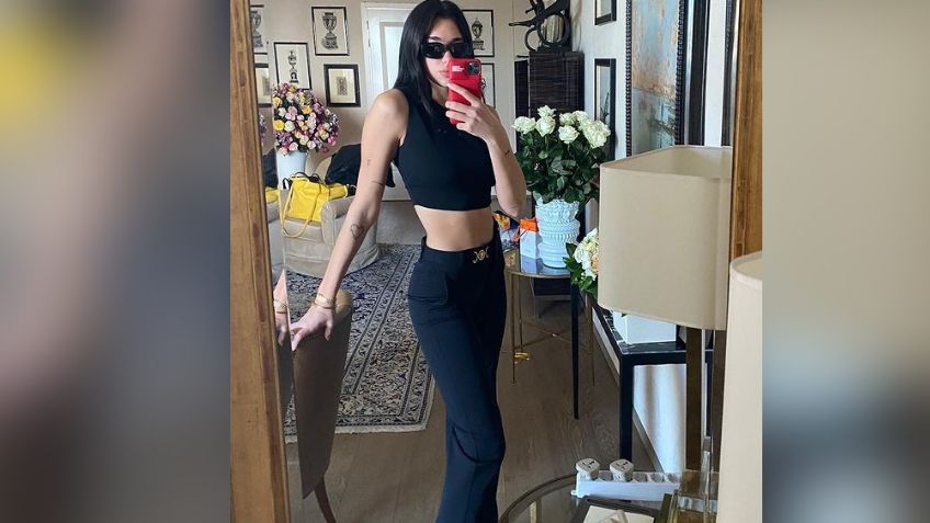 Dua Lipa enamora todo Instagram al posar en coqueto 'outfit' azul: "Maravillosa"