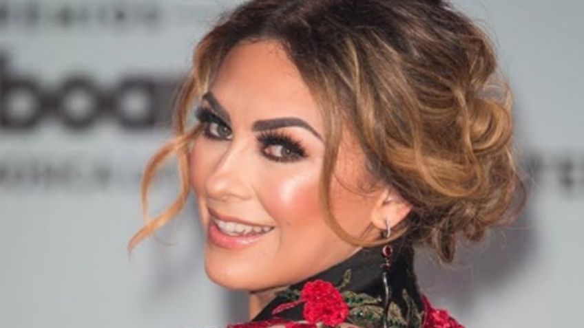Aracely Arámbula derrocha belleza en Instagram y enloquece a fans al lucir coqueto bañador