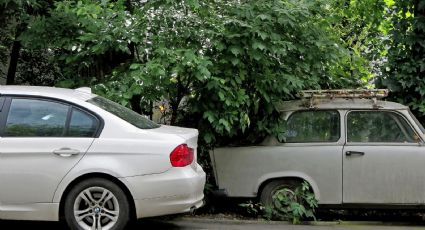 Macabro hallazgo: En el interior de un auto abandonado, encuentran 2 cadáveres baleados