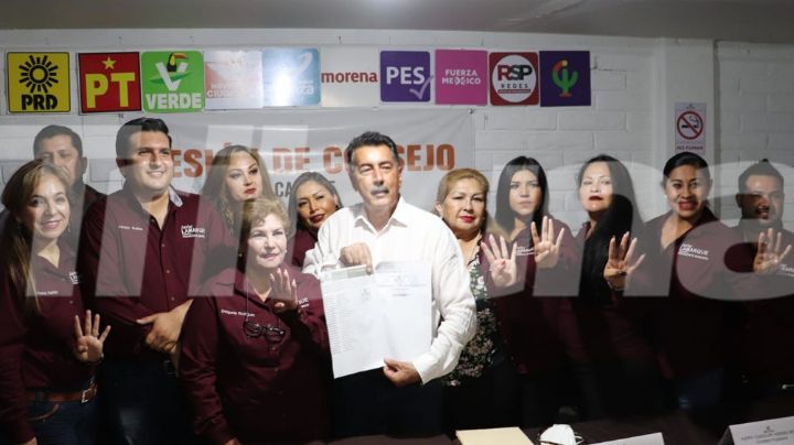 Ante consejeros del IEE, Javier Lamarque Cano recibe constancia de alcalde electo en Cajeme