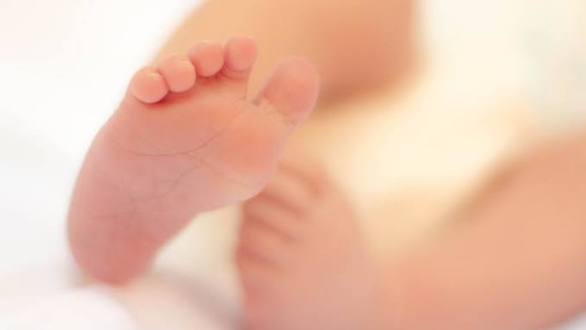 Terrible: Padre enloquece y golpea a bebé de 8 meses; su tía pidió ayuda para salvar al pequeño